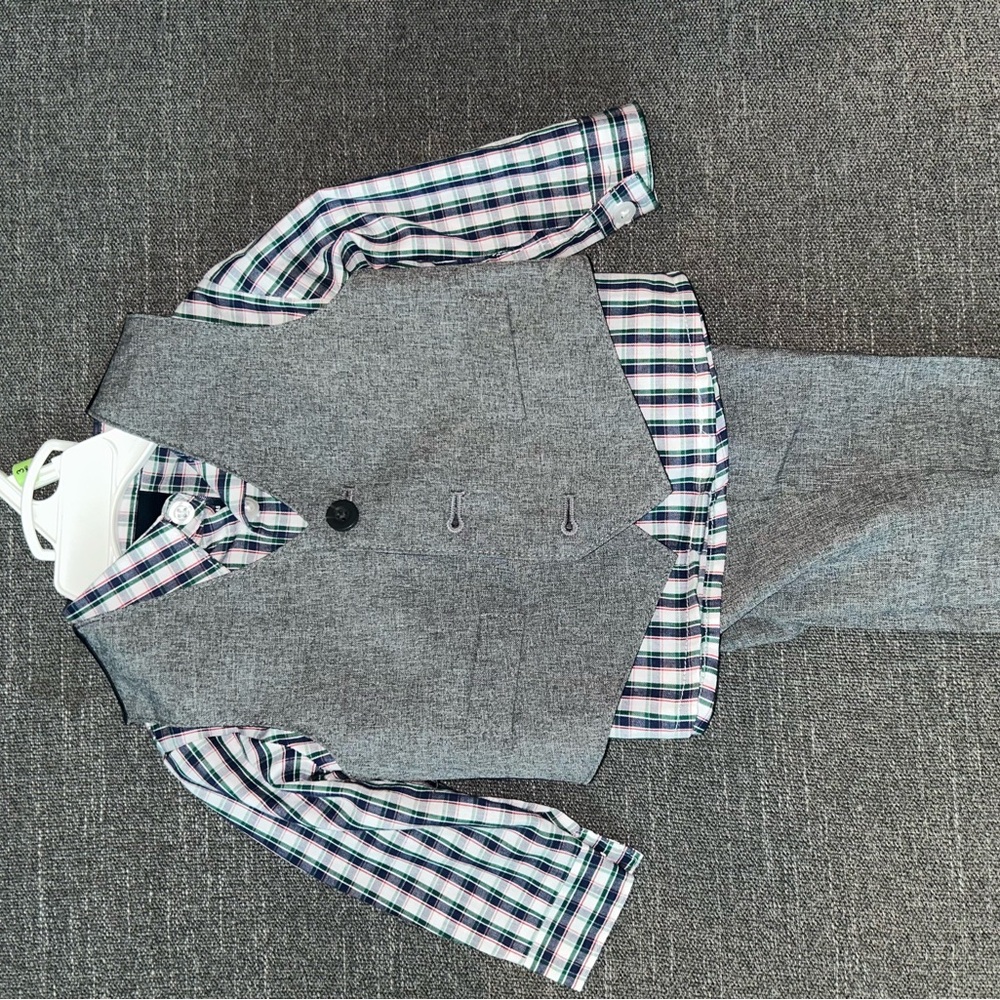 Gray Vest and Plaid Shirt Set